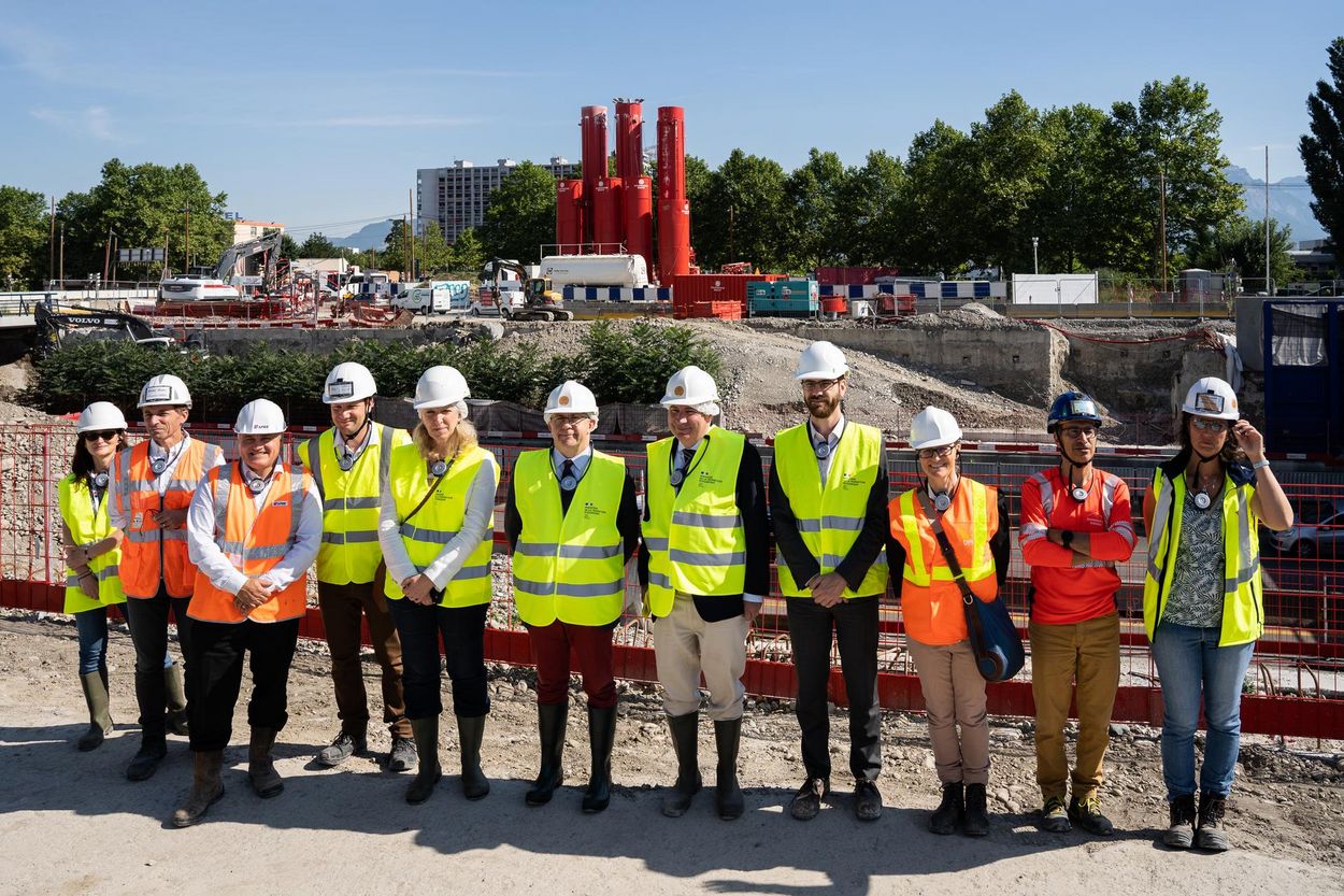 Les élus et partenaires du projet lors de la visite de chantier de l’échangeur du Rondeau jeudi 30 juin 2022